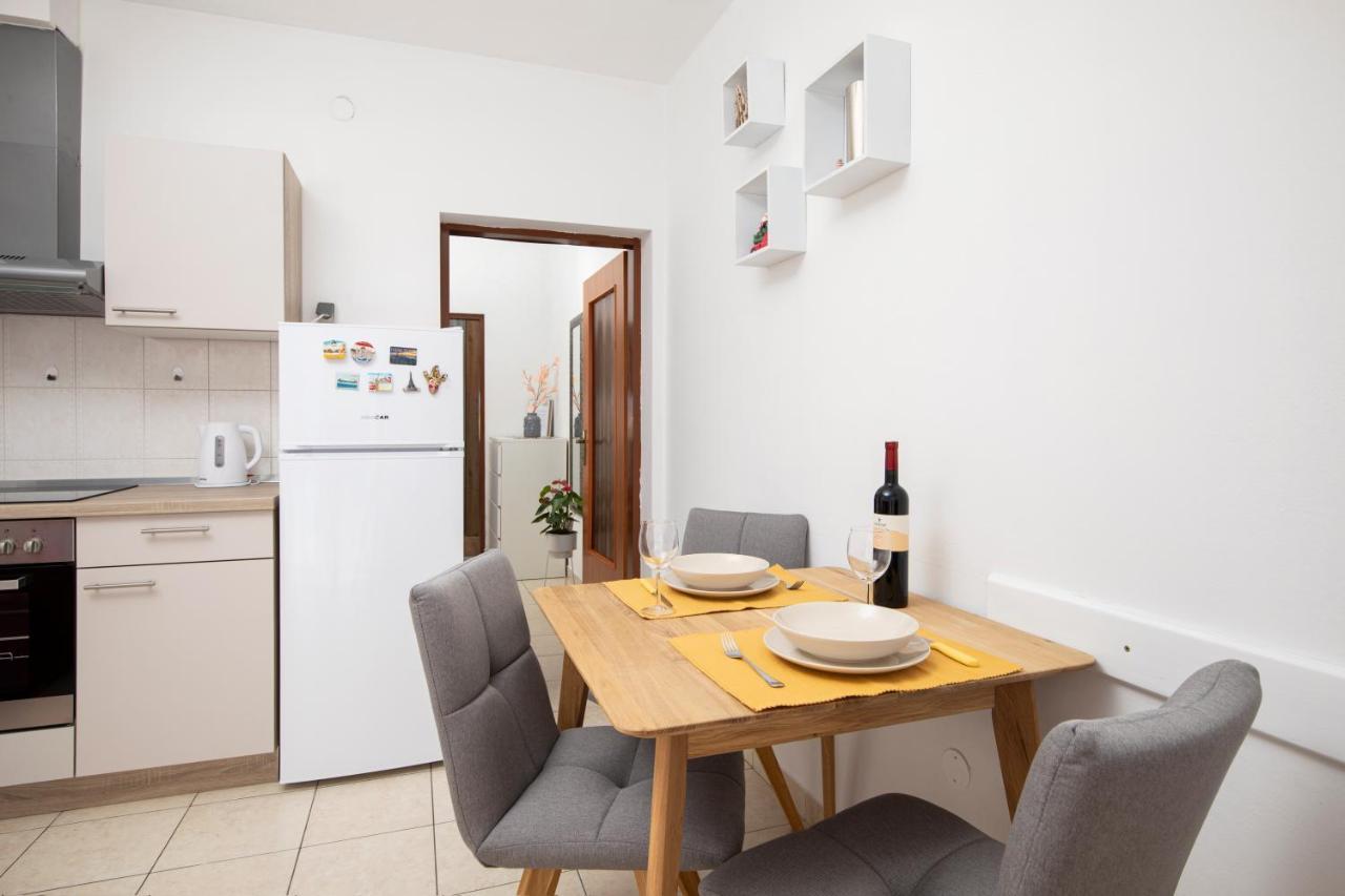 Sunny Apartment Valbandon Fazana Exterior photo