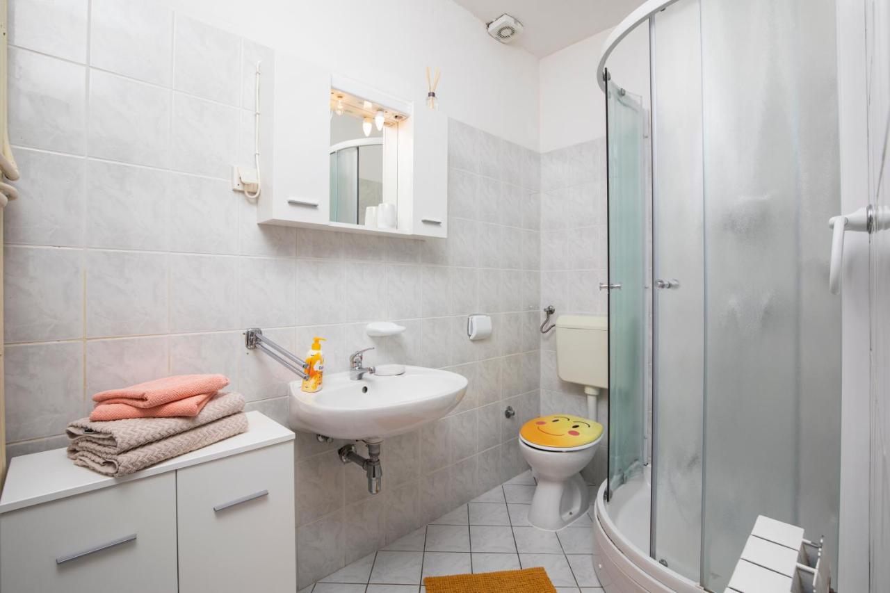 Sunny Apartment Valbandon Fazana Exterior photo