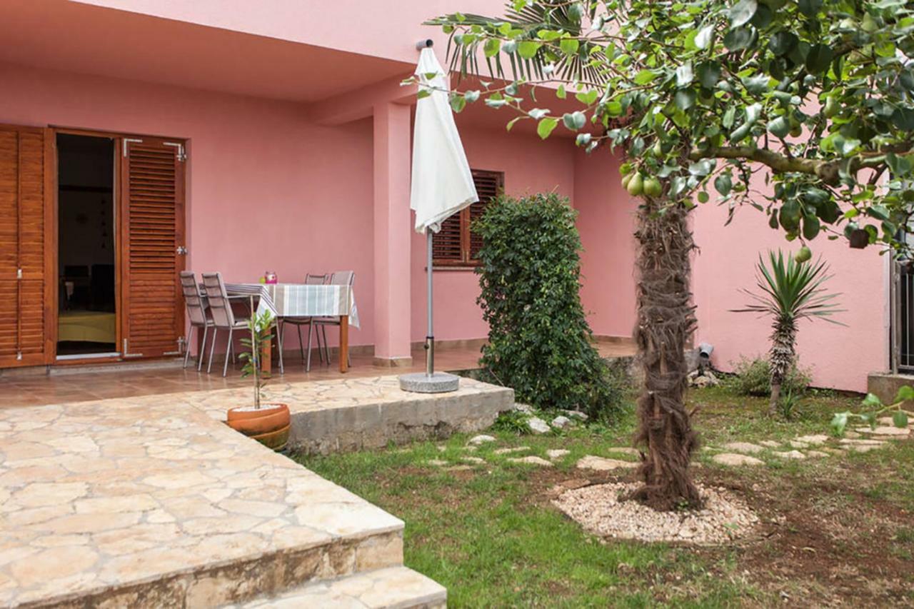 Sunny Apartment Valbandon Fazana Exterior photo