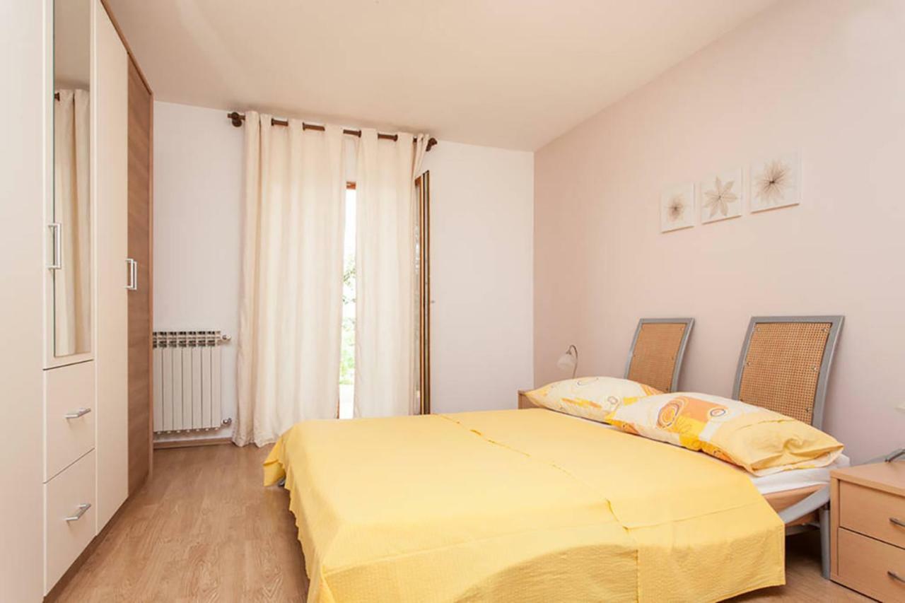 Sunny Apartment Valbandon Fazana Exterior photo