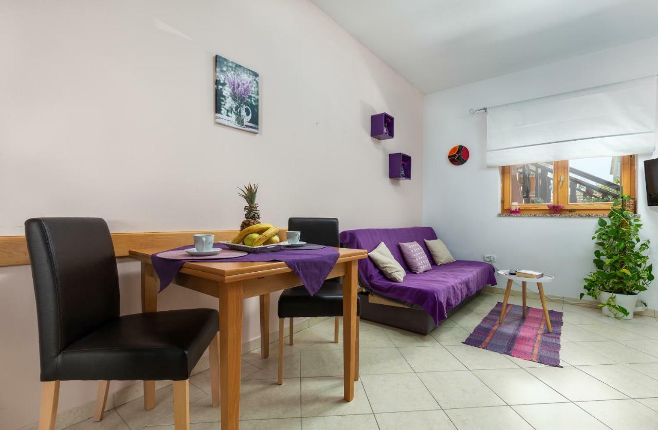 Sunny Apartment Valbandon Fazana Exterior photo